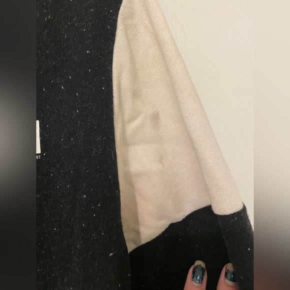 Size Small VS PINK 1/4 zip - Picture 3 of 7